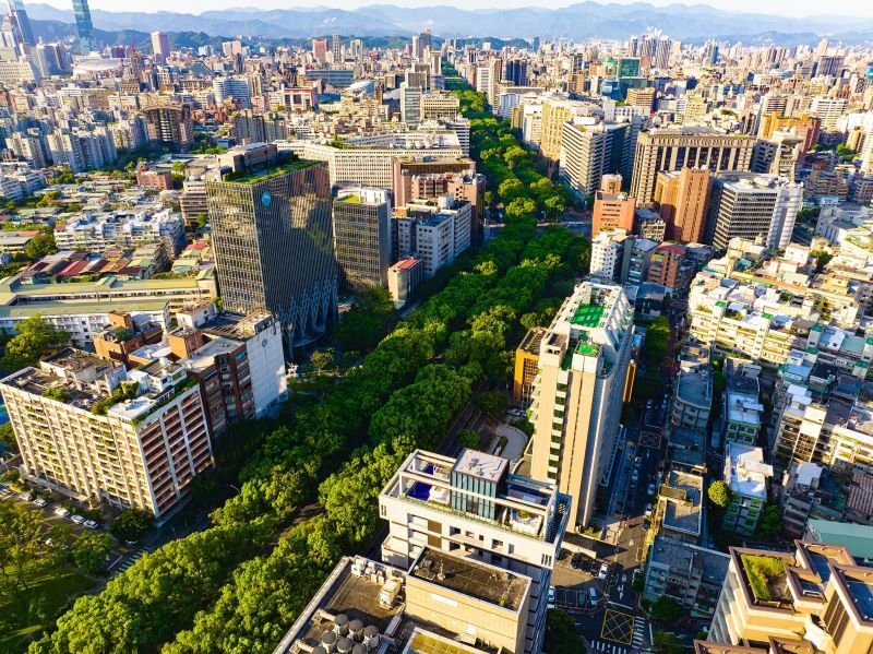 2026 World Cup Host Cities Guide: Where to Stay, What to See & Expect