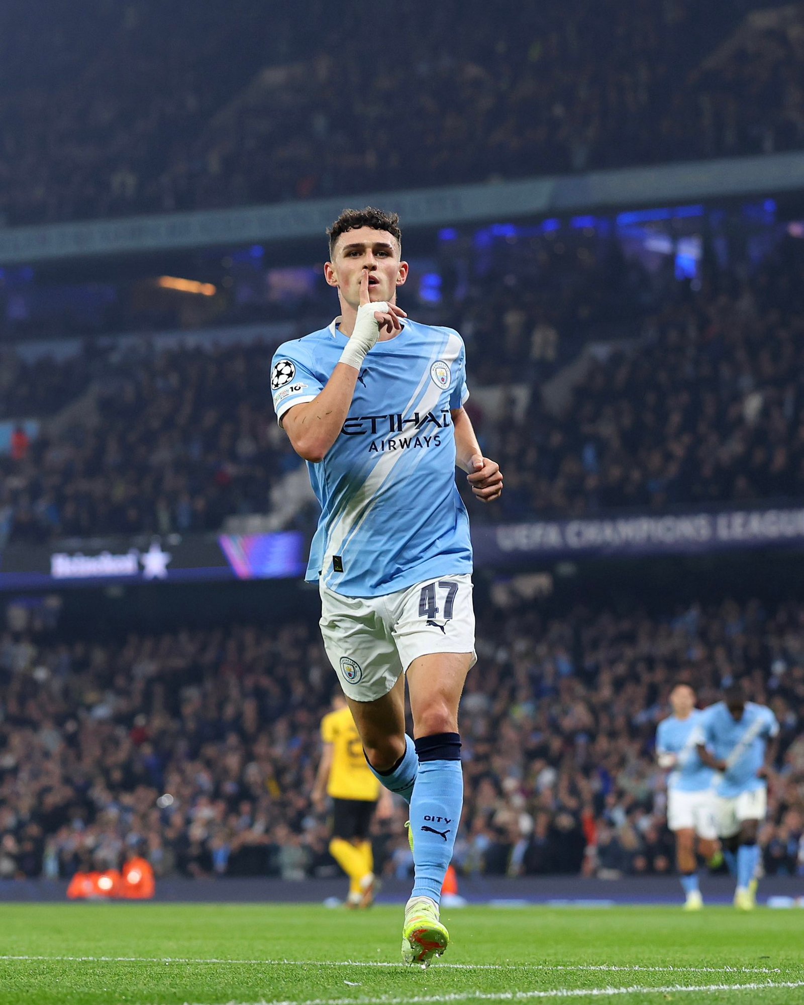 Man City 3-2 Leeds: Foden's 91st-Minute Strike Saves City Blushes