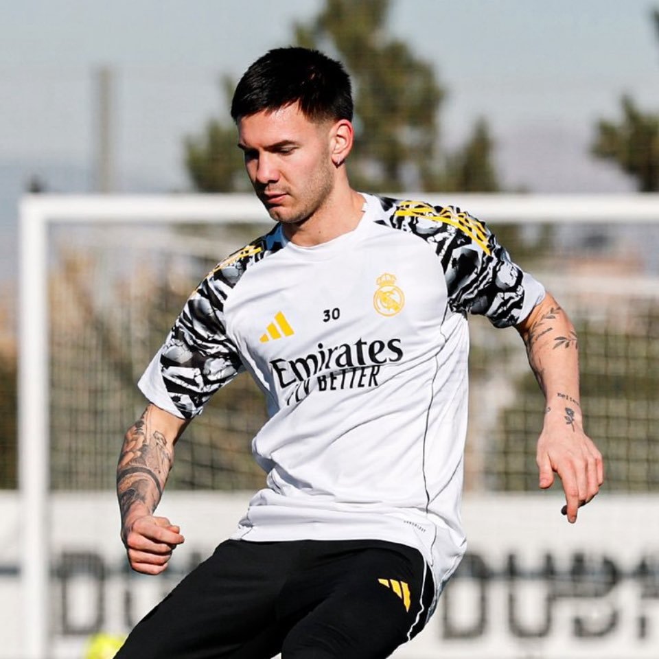 Mastantuono returns to training