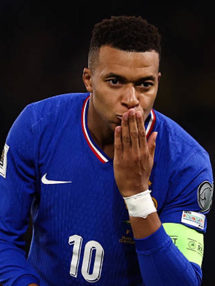 Kylian Mbappé Reaches 400 Career Goals — A Historic Milestone at Just 25